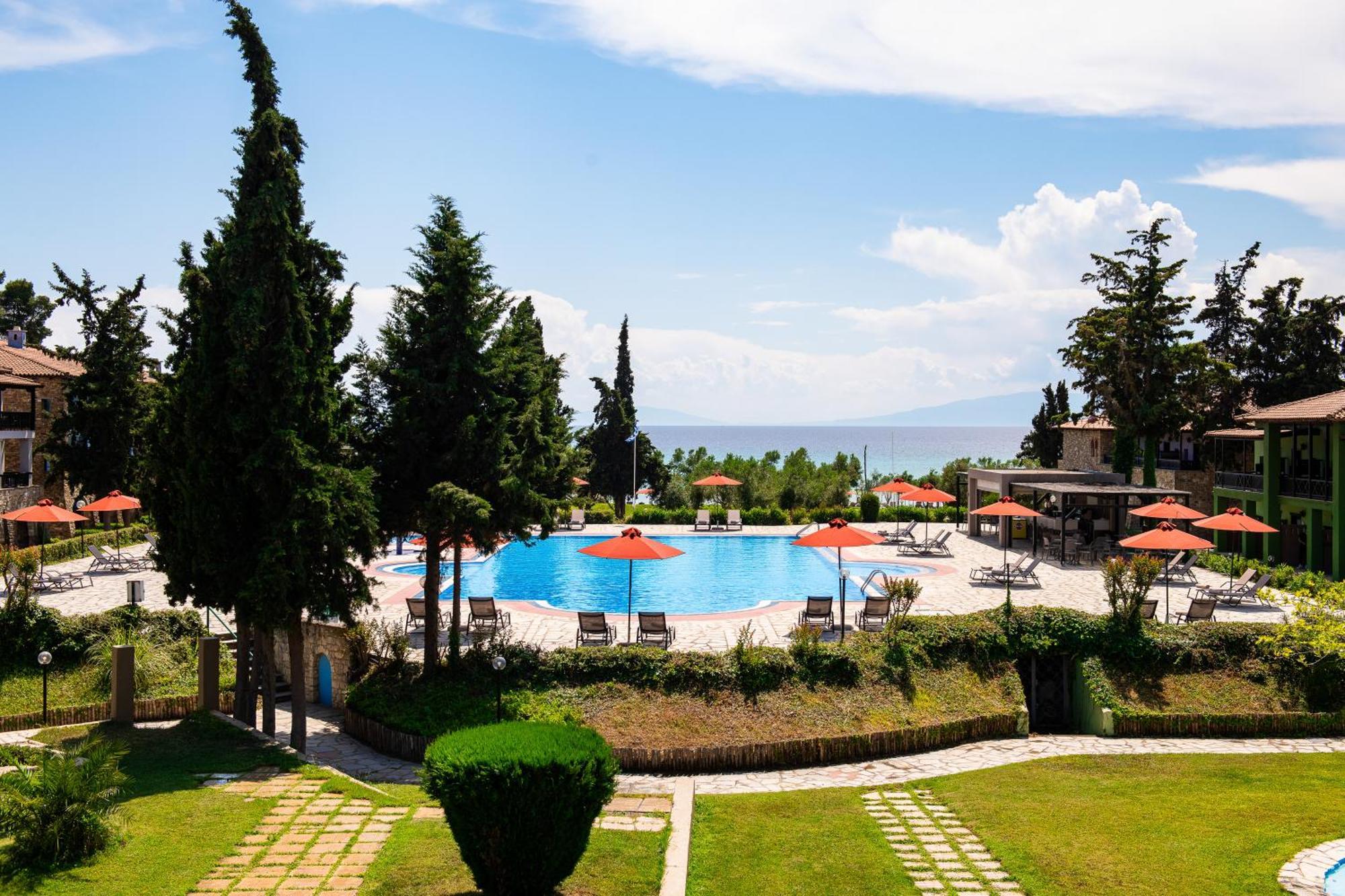 Simantro Resort 撒尼海滩 外观 照片 The pool at the Athens Olympic Centre