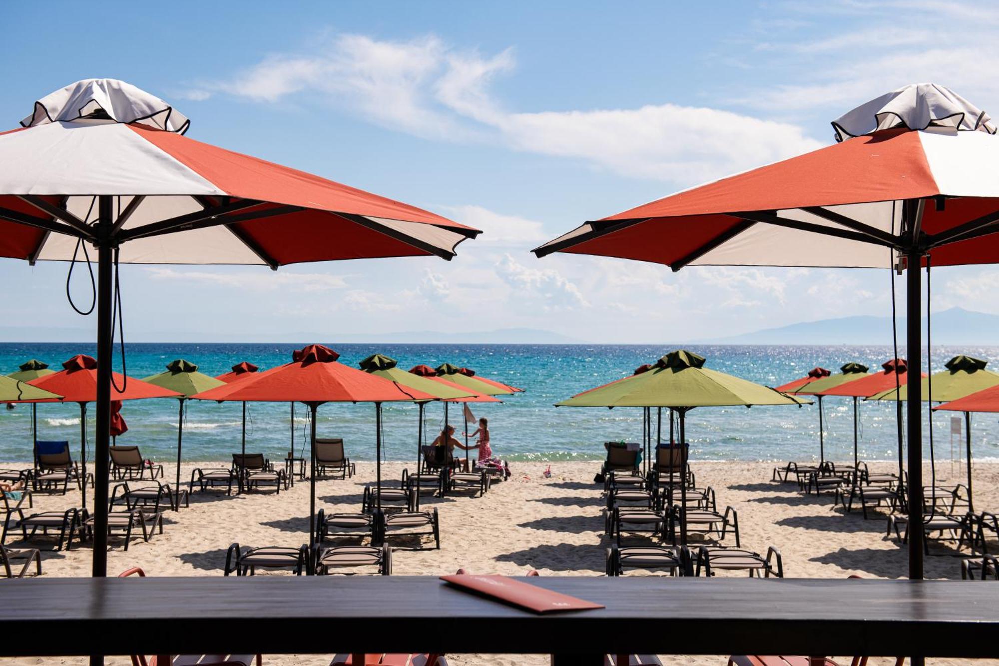 Simantro Resort 撒尼海滩 外观 照片 Beach at the Hilton