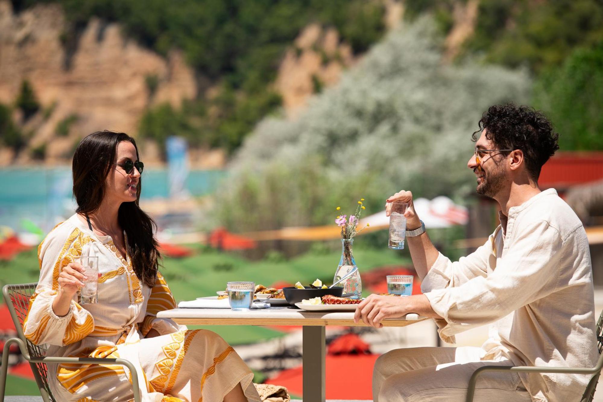 Simantro Resort 撒尼海滩 外观 照片 A scene from the film